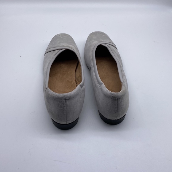 Clark's Women's Suede Darcey Ease Slip On Flats Loafers Size 8.5 - Picture 3 of 7